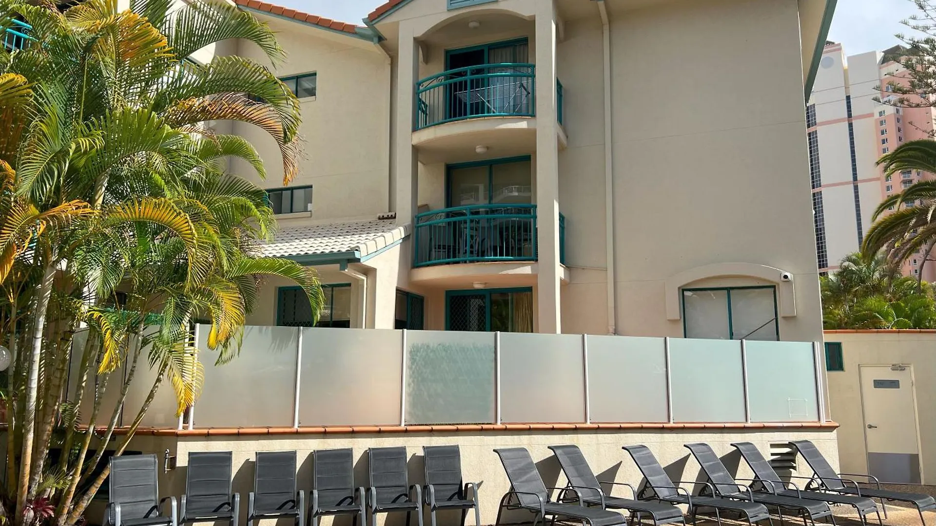 Cha Private Apts Aruba Beach Gold Coast Apartment